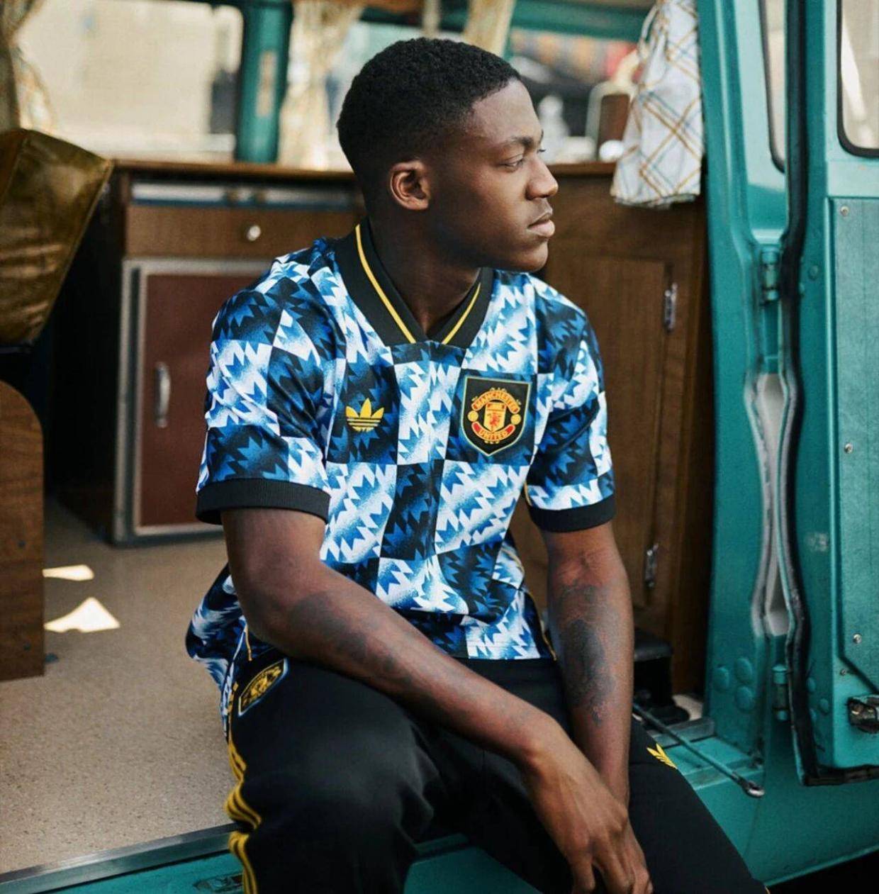 曼联新帝星要求冬窗离队，两队保证主力位置！阿莫林解释弃用原因